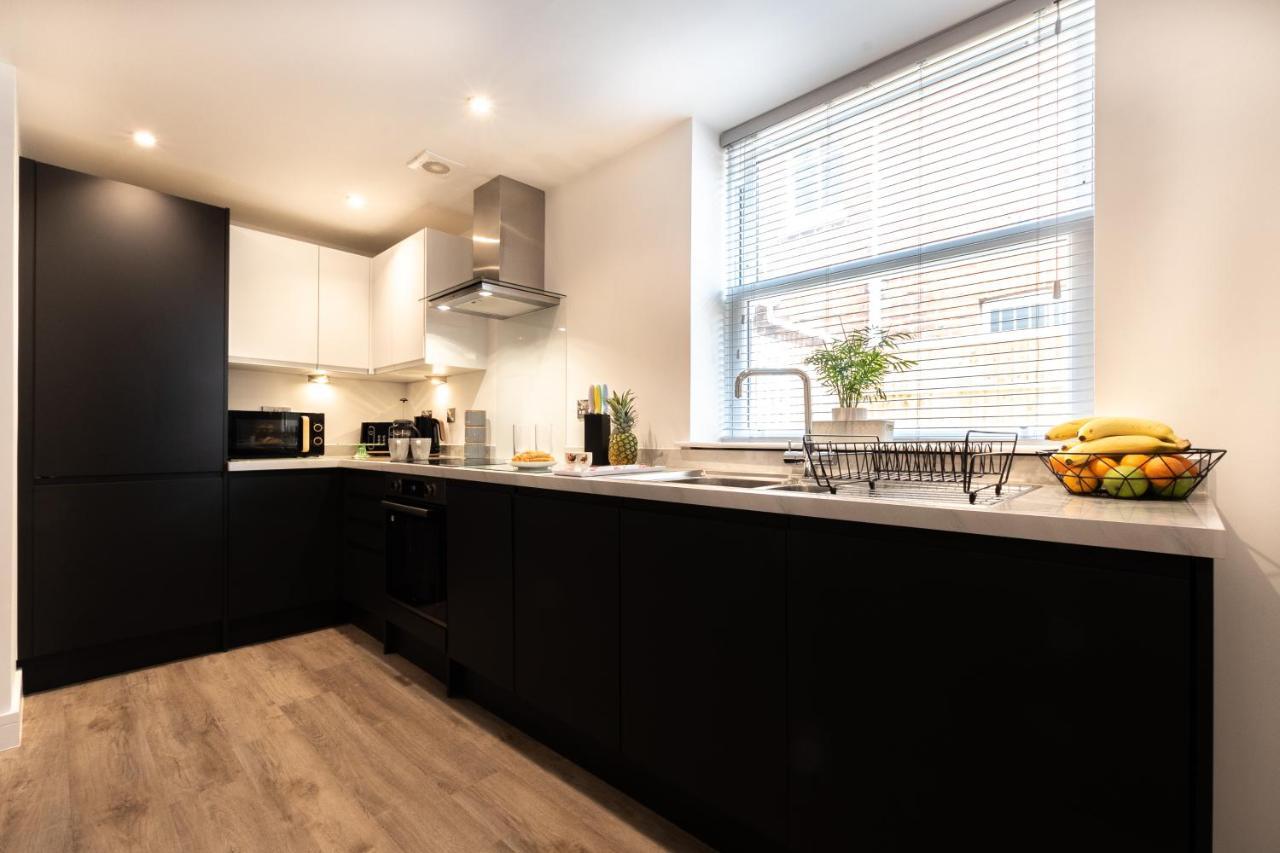 Welcome 4 Business Or Pleasure! Super Central Southampton 'City Vibes' # Stylish Apartment With Outside Space! 1-4 Guests Book Your City Break Or Pre-Cruise Stay! Close To Mayflower Theatre, Universities, Cruise Terminals, Hospitals & Shops! Extérieur photo