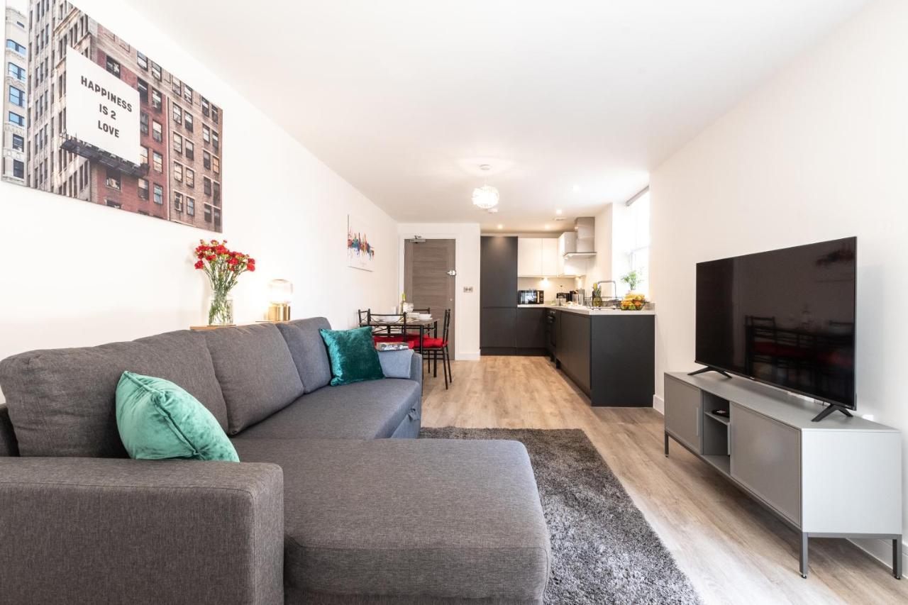 Welcome 4 Business Or Pleasure! Super Central Southampton 'City Vibes' # Stylish Apartment With Outside Space! 1-4 Guests Book Your City Break Or Pre-Cruise Stay! Close To Mayflower Theatre, Universities, Cruise Terminals, Hospitals & Shops! Extérieur photo